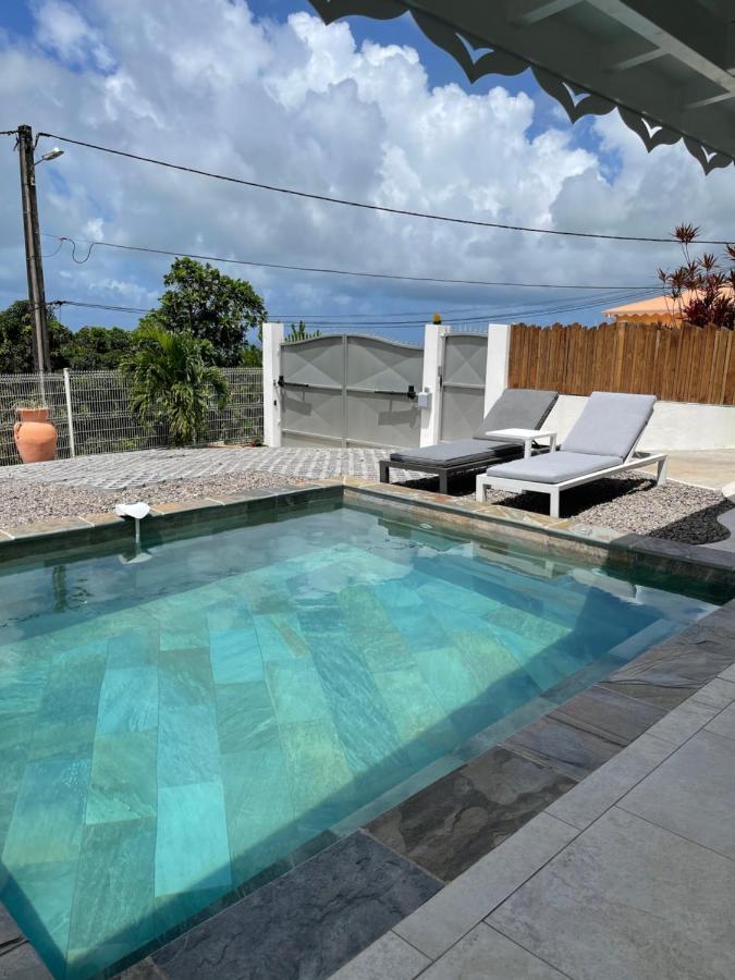 Les Appart Villa Sunbay Caraibes Avec Piscine Privative Vue Mer Et Montagne Le François Extérieur photo